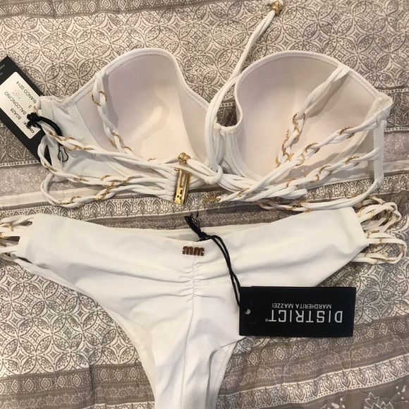 Bikini - Picture 2 of 2